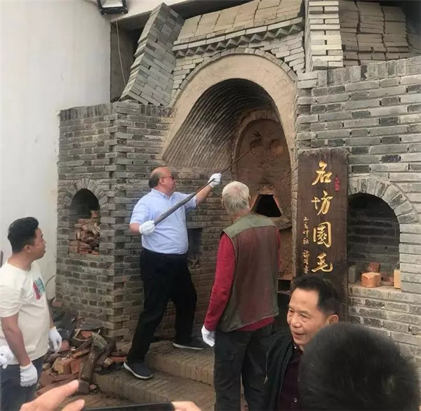  香港知識產(chǎn)權交易所將為景德鎮地區的藝術(shù)瓷和生活用瓷帶來(lái)數十億的產(chǎn)值！